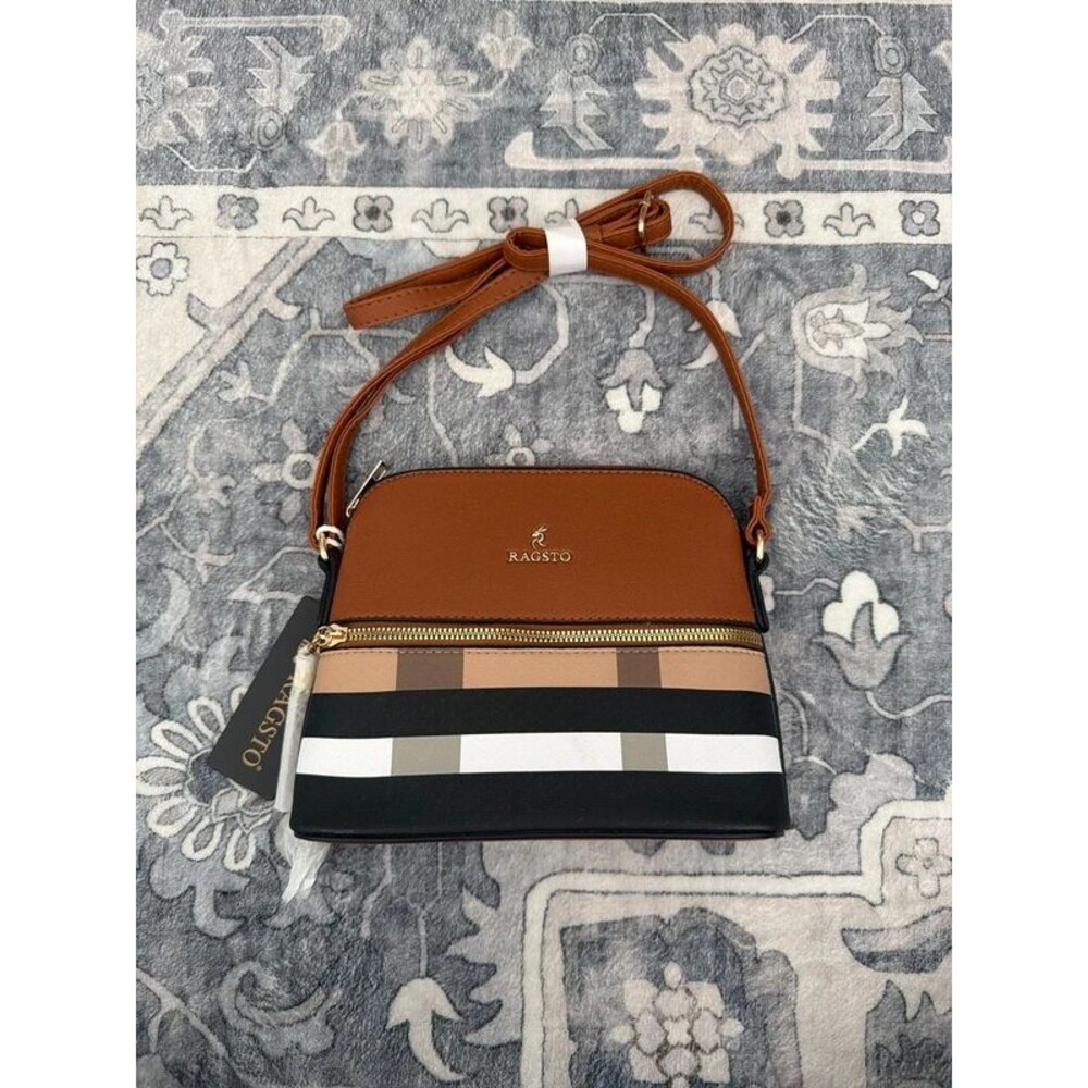 Crossbody purse